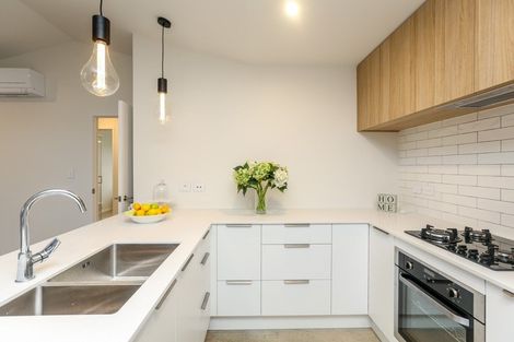 Photo of property in 6c Burns Street, Westown, New Plymouth, 4310