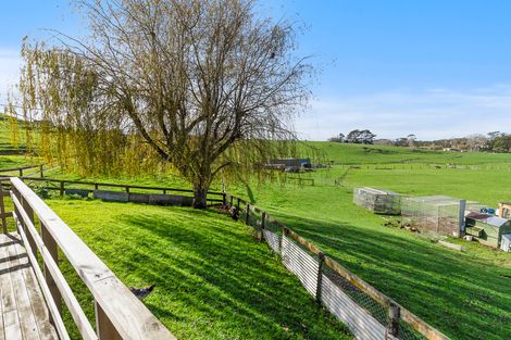 Photo of property in 141 Karioitahi Road, Waiuku, 2683