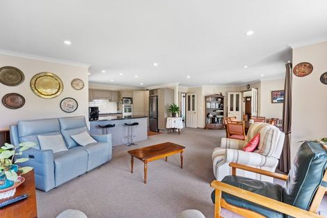 Photo of property in 15 Fairway Oaks Drive, Waikanae Beach, Waikanae, 5036