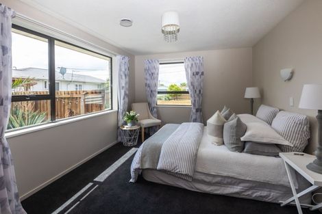 Photo of property in 2/27 Mortlake Street, Islington, Christchurch, 8042