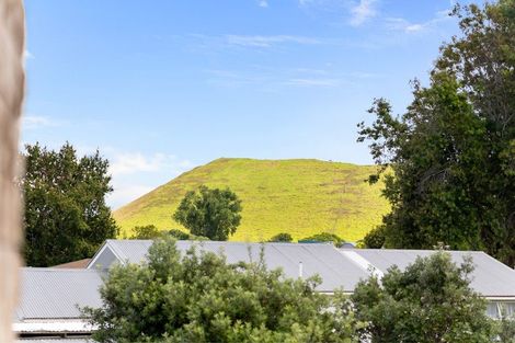 Photo of property in 31 Mckenzie Road, Mangere Bridge, Auckland, 2022