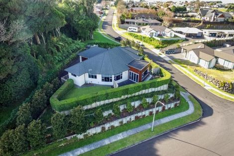 Photo of property in 18 Adam Lile Drive, Highlands Park, New Plymouth, 4312