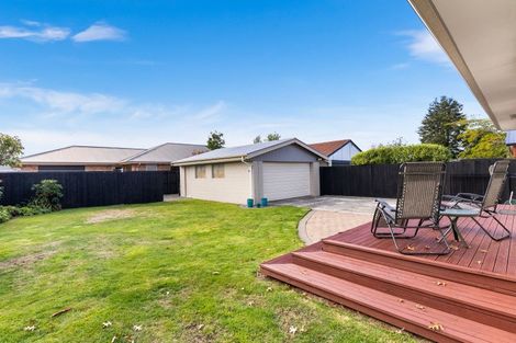 Photo of property in 53 Farquhars Road, Redwood, Christchurch, 8051