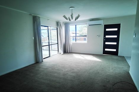 Photo of property in 35 Nile Road, Kelston, Auckland, 0602