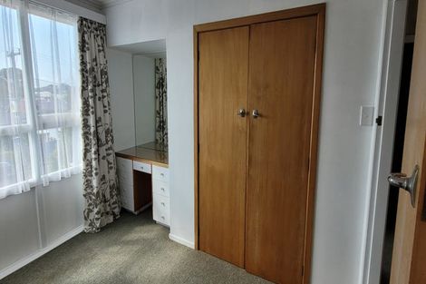 Photo of property in 8 Kitchener Terrace, Moturoa, New Plymouth, 4310