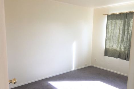 Photo of property in 2a Colchester Crescent, Newlands, Wellington, 6037