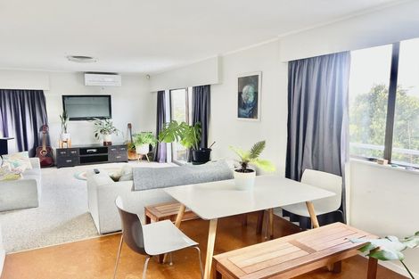 Photo of property in 32 Wisteria Grove, Maungaraki, Lower Hutt, 5010