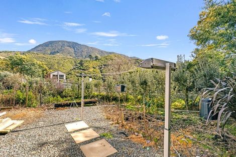 Photo of property in 16 Angle Street, Picton, 7220