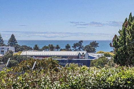 Photo of property in 26 Glencoe Road, Browns Bay, Auckland, 0630