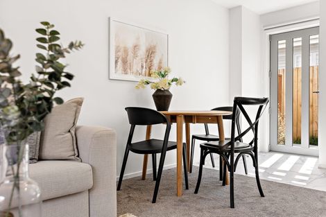 Photo of property in 3/8 Yeovil Road, Te Atatu Peninsula, Auckland, 0610