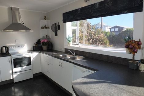 Photo of property in 31 Marine Parade South, Foxton Beach, Foxton, 4815