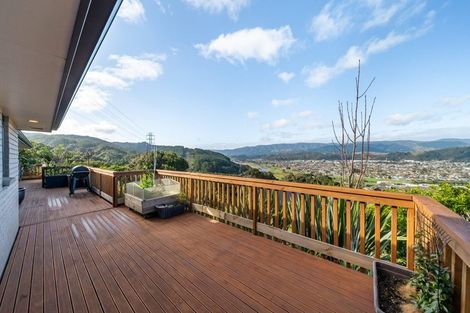 Photo of property in 23 Percy Kinsman Crescent, Riverstone Terraces, Upper Hutt, 5018