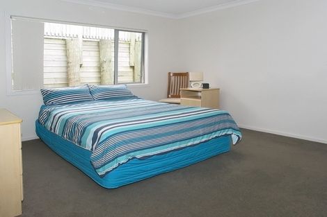 Photo of property in 60 Te Puia Drive, Aotea, Porirua, 5024