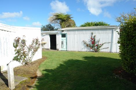 Photo of property in 28 Hussey Street, Waverley, 4510