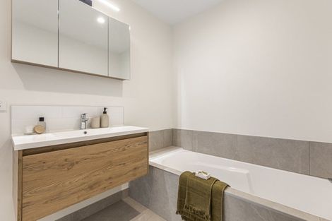 Photo of property in 70 Tahuhu Road, Mount Wellington, Auckland, 1062