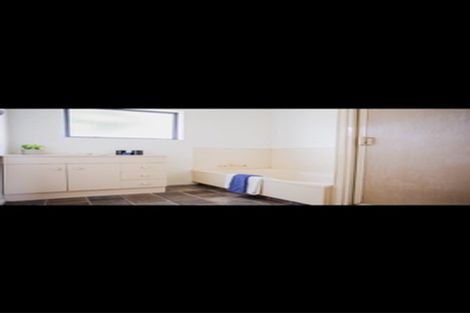 Photo of property in 57b Williams Street, Cambridge, 3434