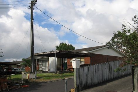 Photo of property in 3/11 Alston Avenue, Kelston, Auckland, 0602