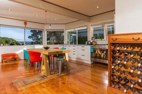 Photo of property in 1/288 East Coast Road, Forrest Hill, Auckland, 0620