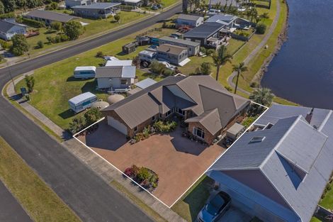 Photo of property in 38 Motukorure Parade, Cooks Beach, Whitianga, 3591