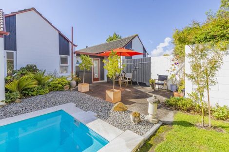 Photo of property in 8a Gaisford Terrace, Waipukurau, 4200