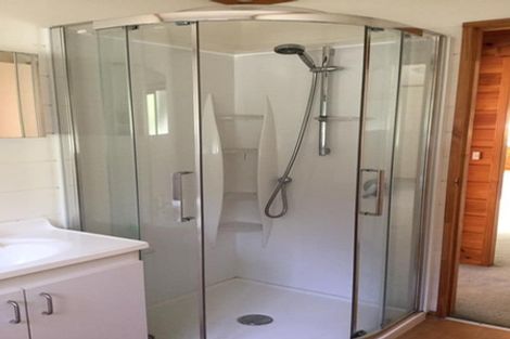 Photo of property in 60a Kaurilands Road, Titirangi, Auckland, 0604