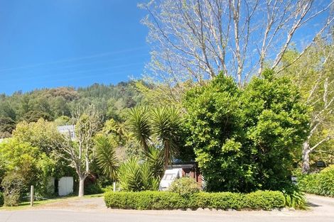 Photo of property in 9 Milton Terrace, Picton, 7220