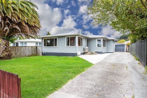 Photo of property in 4 Ponderosa Grove, Maoribank, Upper Hutt, 5018