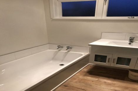 Photo of property in 63 Jaemont Avenue, Te Atatu South, Auckland, 0610