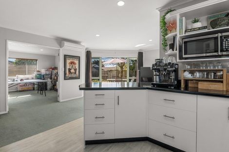 Photo of property in 8 Elmbridge Place, Owhata, Rotorua, 3010