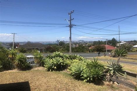 Photo of property in 95 Ocean View Road, Hillcrest, Auckland, 0627