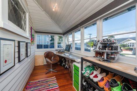 Photo of property in 19 Palm Avenue, Lyall Bay, Wellington, 6022