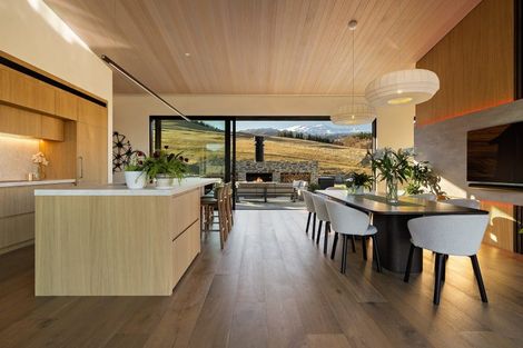 Photo of property in 38 Station Rise, Dalefield, Queenstown, 9371