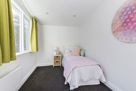 Photo of property in 203 Sutherland Road, Lyall Bay, Wellington, 6022