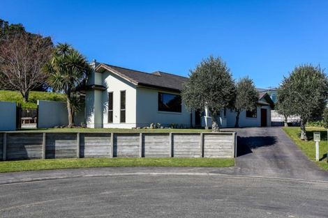 Photo of property in 14 Tupare Place, Highlands Park, New Plymouth, 4312