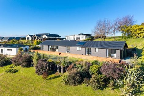 Photo of property in 19 Golf View Close, Fairhall, 7272