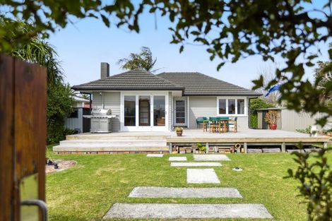 Photo of property in 26 Durham Street, Te Atatu Peninsula, Auckland, 0610