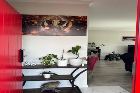 Photo of property in 18 Noia Way, Karaka, Papakura, 2113