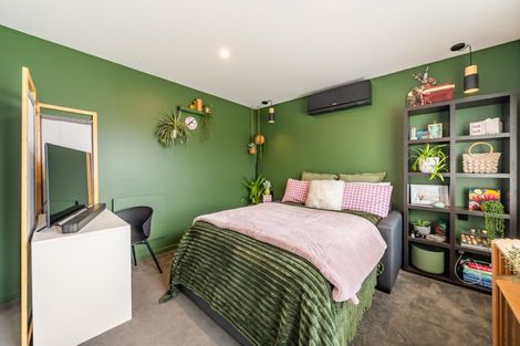 Photo of property in 32 King Charles Drive, Kingsley Heights, Upper Hutt, 5018