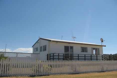 Photo of property in 714 Pukehina Parade, Pukehina, Te Puke, 3189