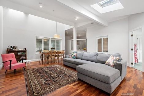 Photo of property in The Villas, 3/33 Hobson Street, Thorndon, Wellington, 6011