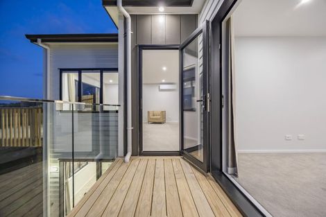 Photo of property in 254a Whangaparaoa Road, Red Beach, 0932