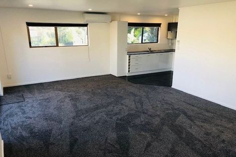 Photo of property in 1/43 Seaton Road, Murrays Bay, Auckland, 0630