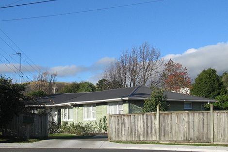 Photo of property in 16 Wairere Grove, Paraparaumu, 5032