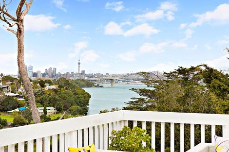 Photo of property in 2/38a Seaview Avenue, Northcote, Auckland, 0627