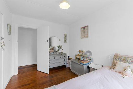 Photo of property in 12 Norwich Place, Awapuni, Palmerston North, 4412