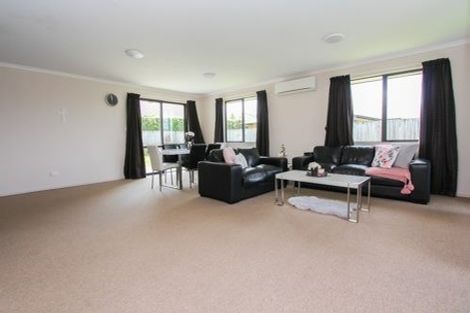 Photo of property in 3 Beckham Close, Grandview Heights, Hamilton, 3200