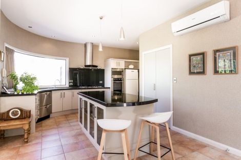 Photo of property in 5 Gladstone Road, Bluff Hill, Napier, 4110