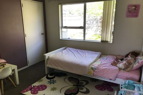 Photo of property in 1 Remus Place, Totara Vale, Auckland, 0629