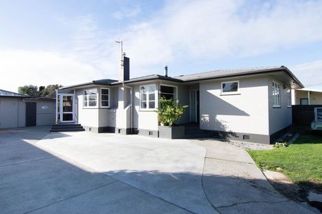 Photo of property in 75 Botanical Road, Takaro, Palmerston North, 4412