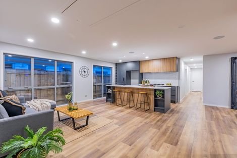 Photo of property in 17 Konoba Avenue, Kumeu, 0810